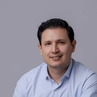 Dr. Walther Parrado